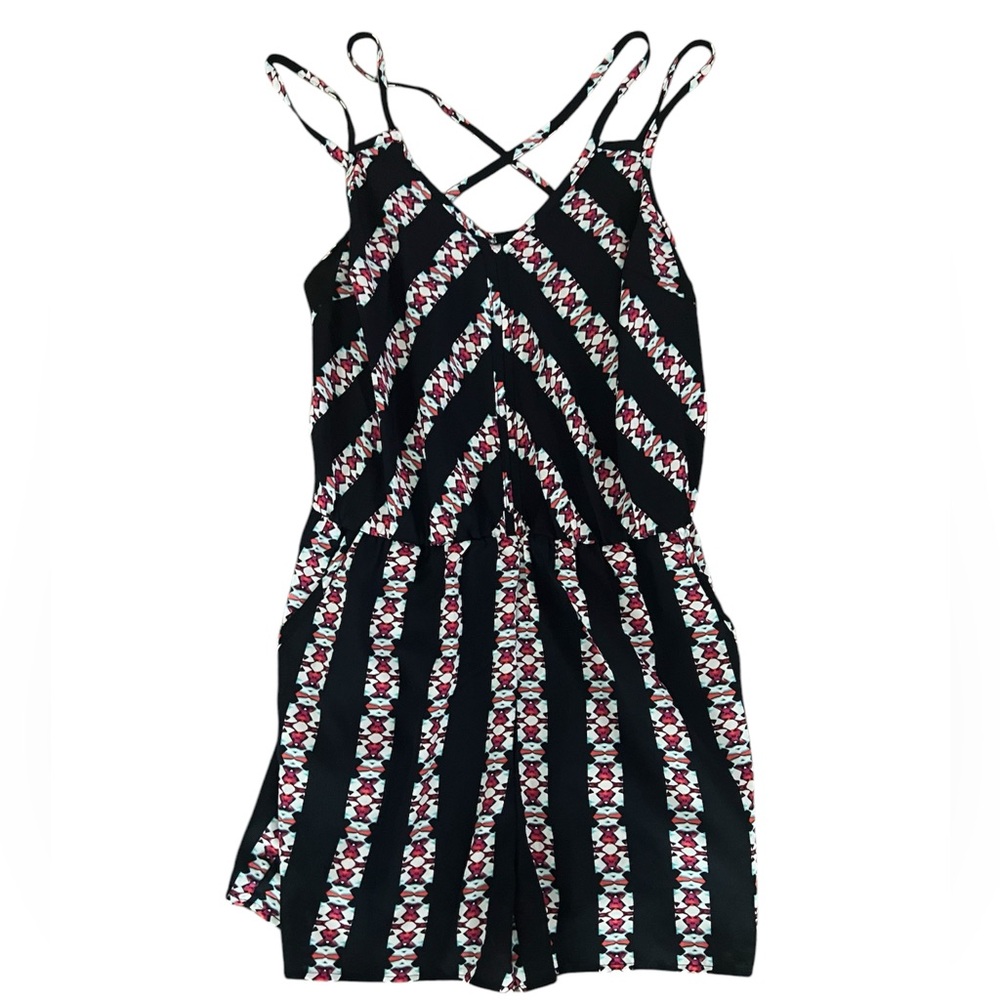 NWOT Women’s Black Geometric pattern Jumpsuit Romper Size Large